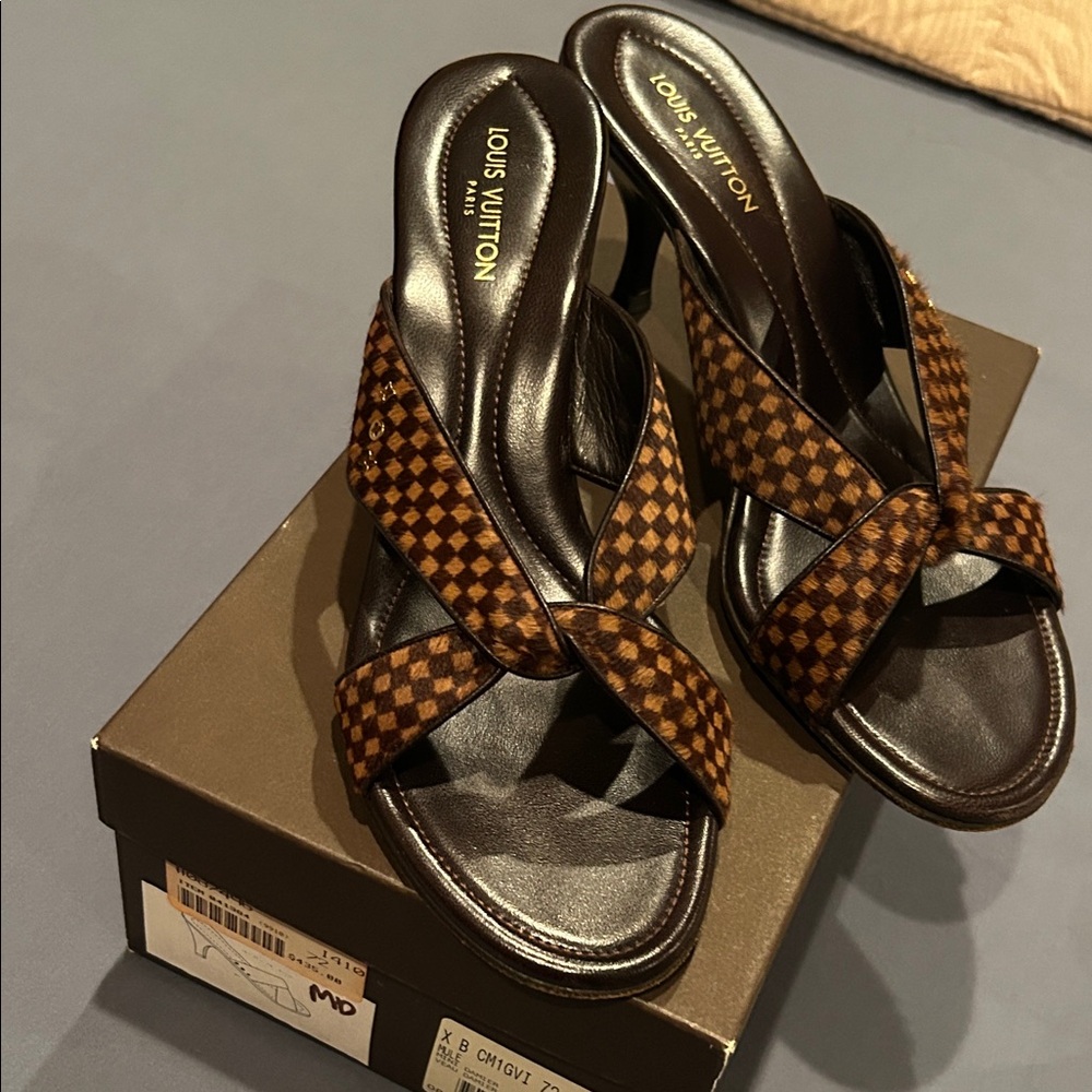 Louis Vuitton Black and Brown Checkered Heels - Picture 3 of 7